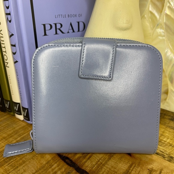 PRADA Compact Zippy Wallet in Smooth Leather - Picture 3 of 15